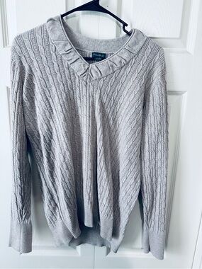 Woman’s Eddie Bauer sweater XL